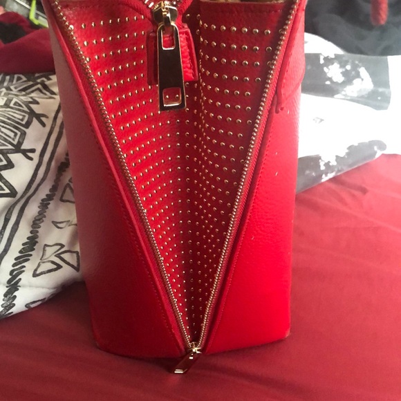 Sandy Lisa Red Purchase - Picture 2 of 5